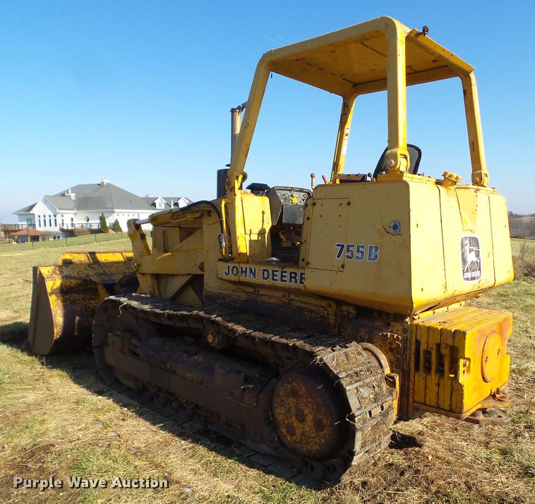 image for item EM9016 1990 John Deere 755B track loader