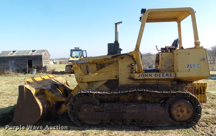 image for item EM9016 1990 John Deere 755B track loader