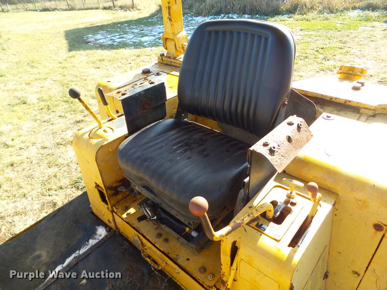 image for item EM9016 1990 John Deere 755B track loader