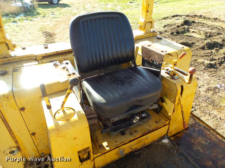 image for item EM9016 1990 John Deere 755B track loader