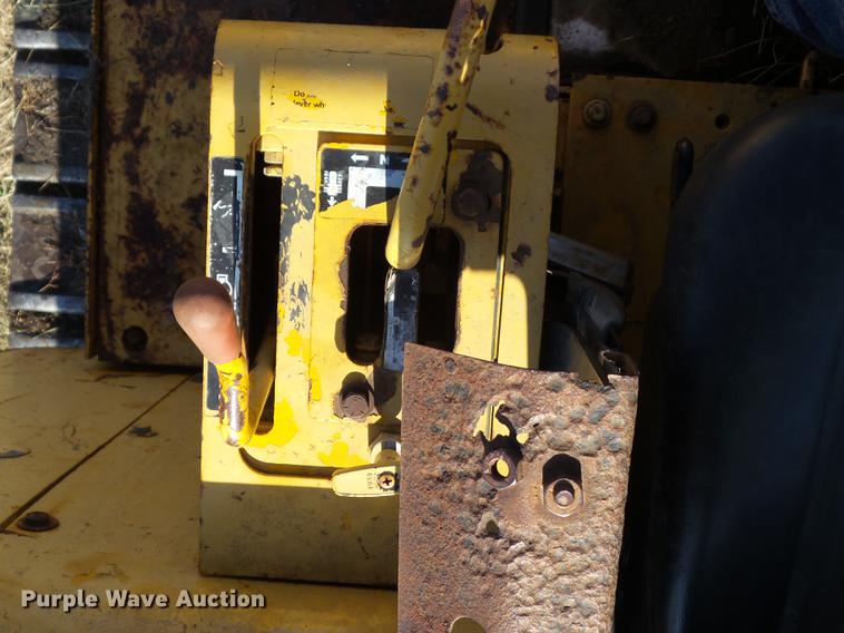 image for item EM9016 1990 John Deere 755B track loader