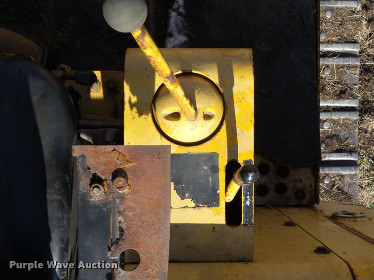 image for item EM9016 1990 John Deere 755B track loader