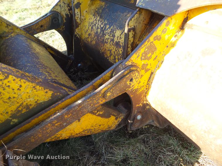 image for item EM9016 1990 John Deere 755B track loader