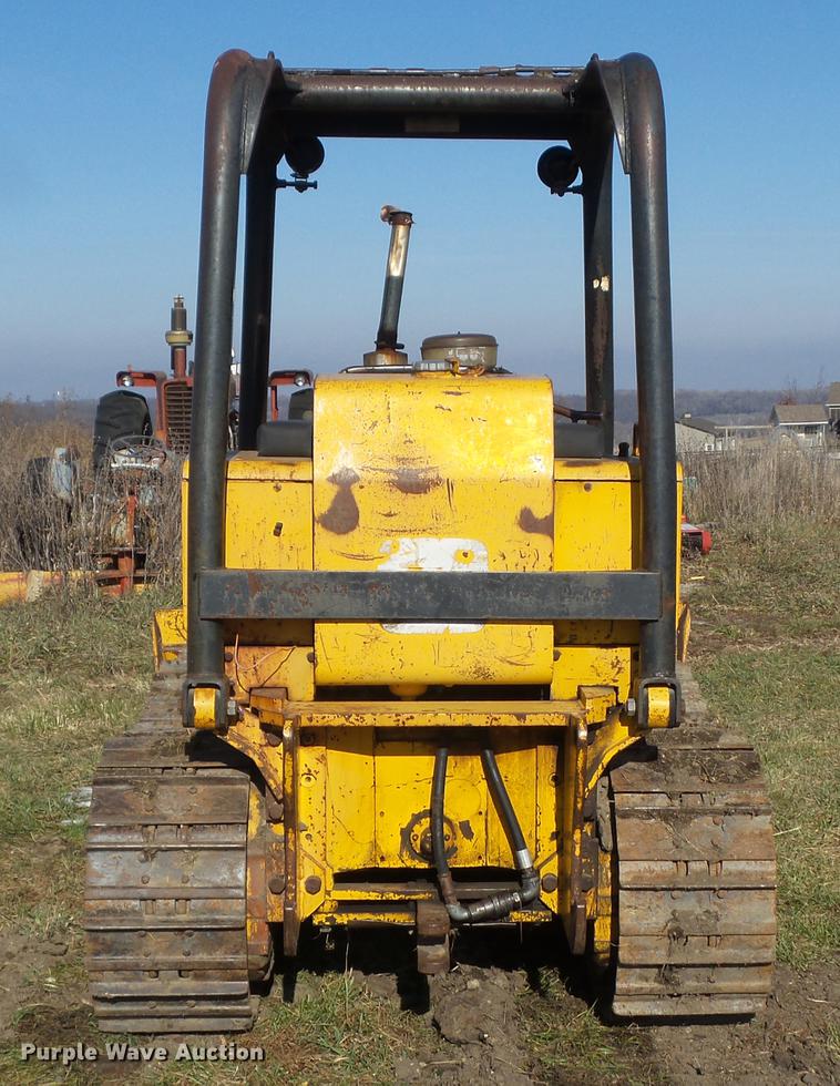 image for item EM9018 1979 John Deere 550C dozer