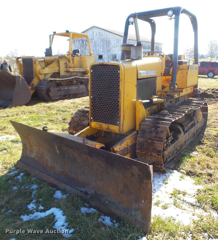 image for item EM9018 1979 John Deere 550C dozer