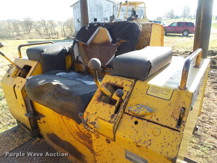 image for item EM9018 1979 John Deere 550C dozer