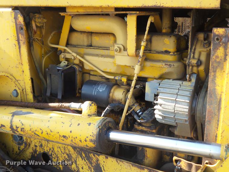 image for item EM9018 1979 John Deere 550C dozer