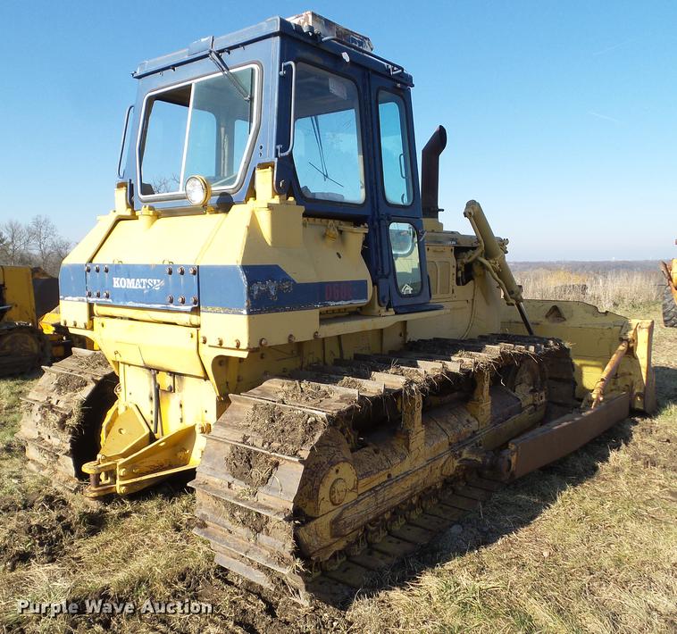 image for item EM9019 1992 Komatsu D68E-1 dozer