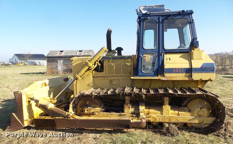 image for item EM9019 1992 Komatsu D68E-1 dozer
