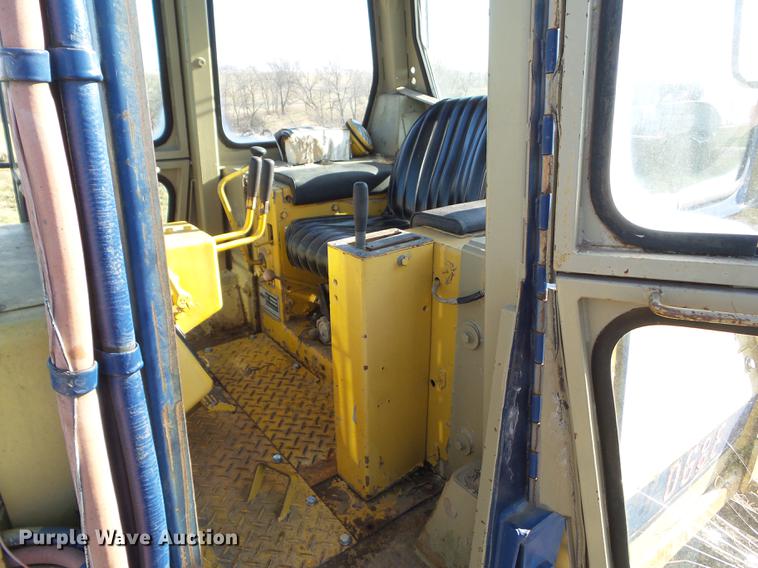 image for item EM9019 1992 Komatsu D68E-1 dozer