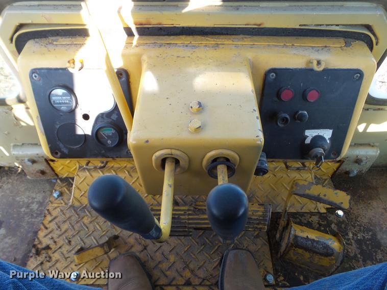 image for item EM9019 1992 Komatsu D68E-1 dozer