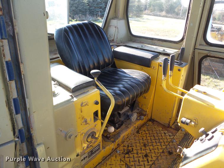 image for item EM9019 1992 Komatsu D68E-1 dozer