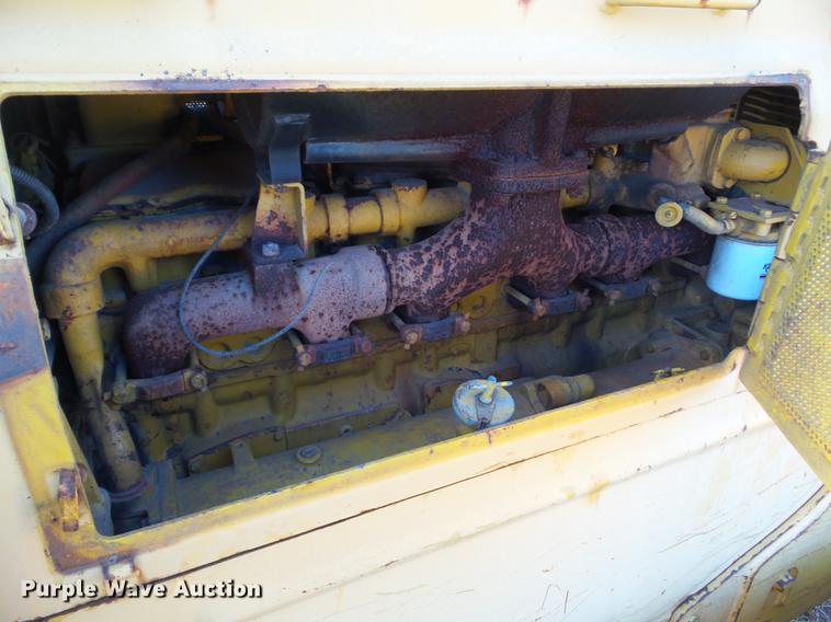 image for item EM9019 1992 Komatsu D68E-1 dozer