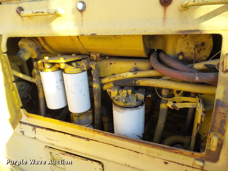 image for item EM9019 1992 Komatsu D68E-1 dozer