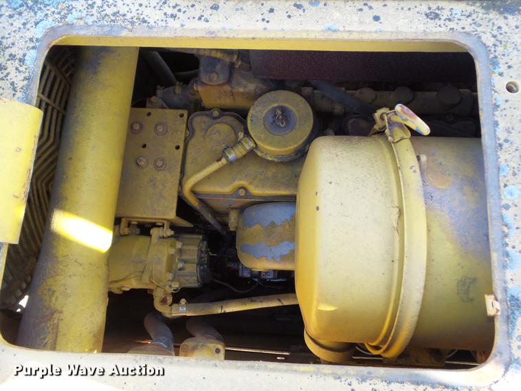 image for item EM9019 1992 Komatsu D68E-1 dozer