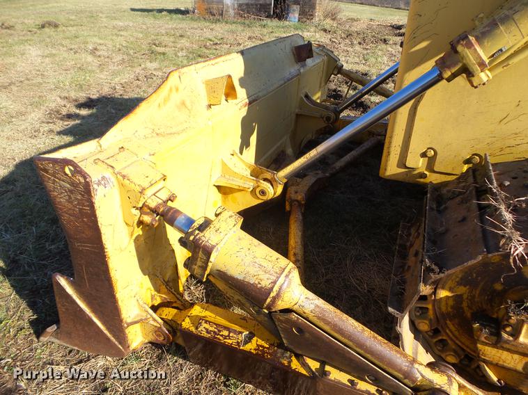 image for item EM9019 1992 Komatsu D68E-1 dozer