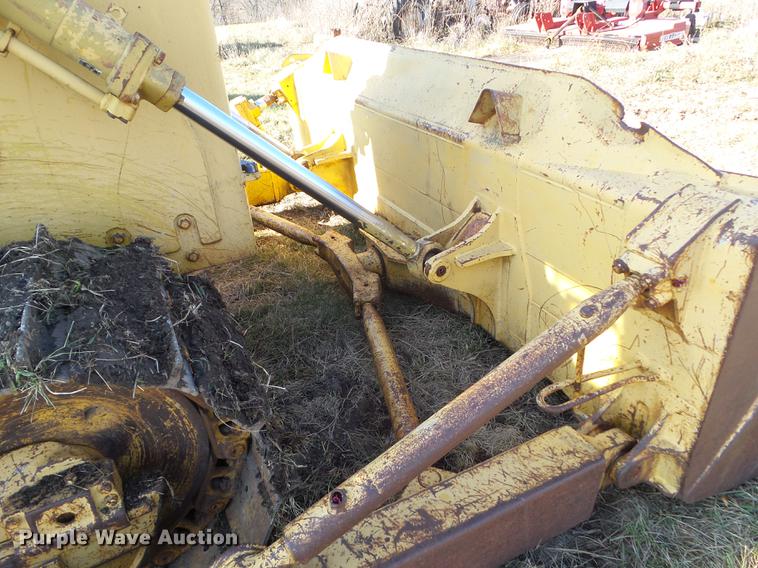 image for item EM9019 1992 Komatsu D68E-1 dozer