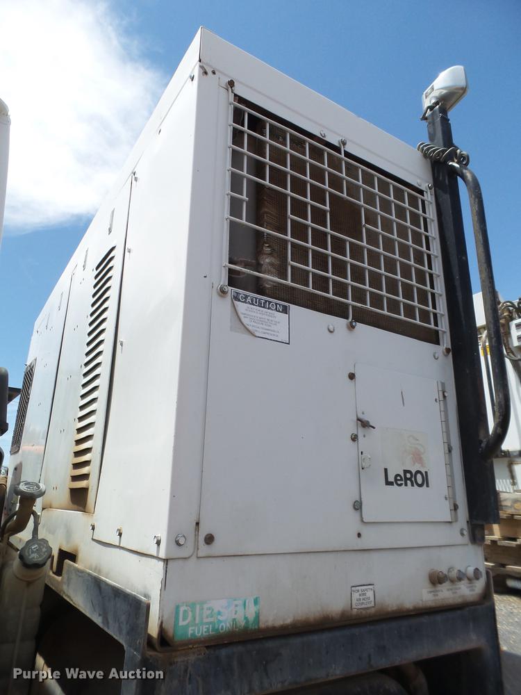 image for item EN9620 1999 GMC T6500 road striper truck