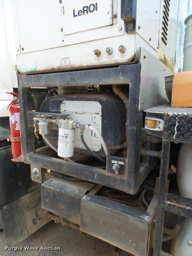 image for item EN9620 1999 GMC T6500 road striper truck