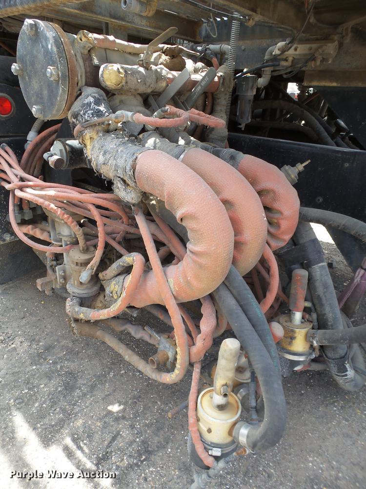 image for item EN9620 1999 GMC T6500 road striper truck