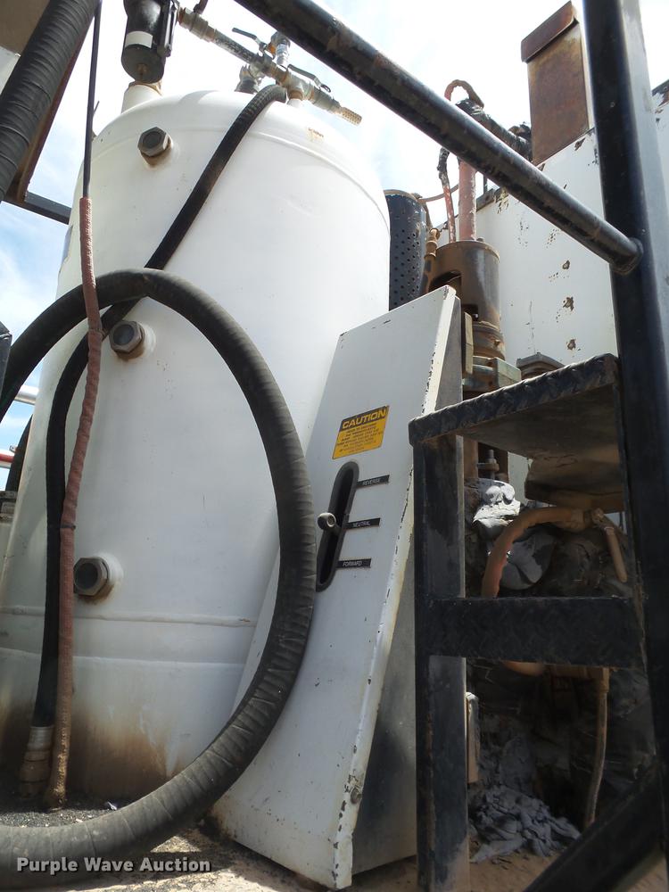 image for item EN9620 1999 GMC T6500 road striper truck