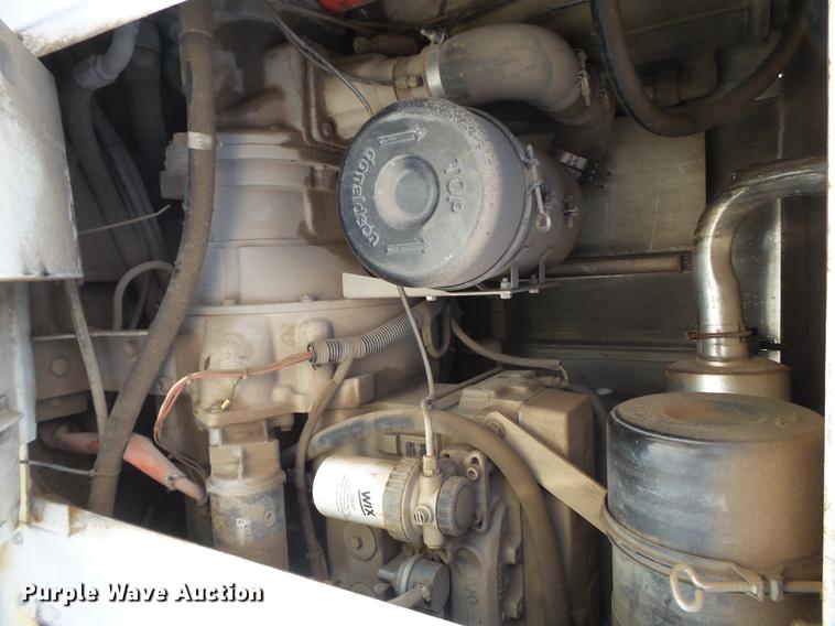 image for item EN9620 1999 GMC T6500 road striper truck