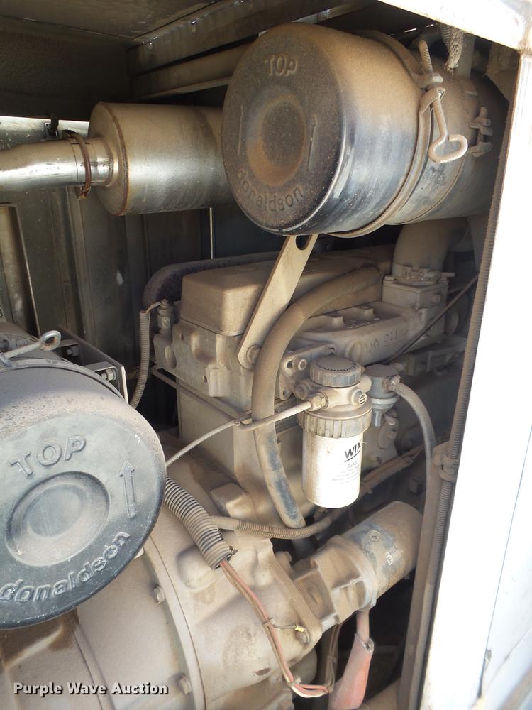 image for item EN9620 1999 GMC T6500 road striper truck