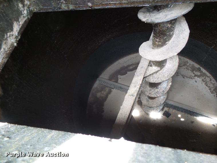 image for item EN9620 1999 GMC T6500 road striper truck