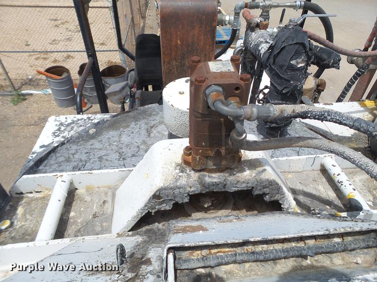 image for item EN9620 1999 GMC T6500 road striper truck