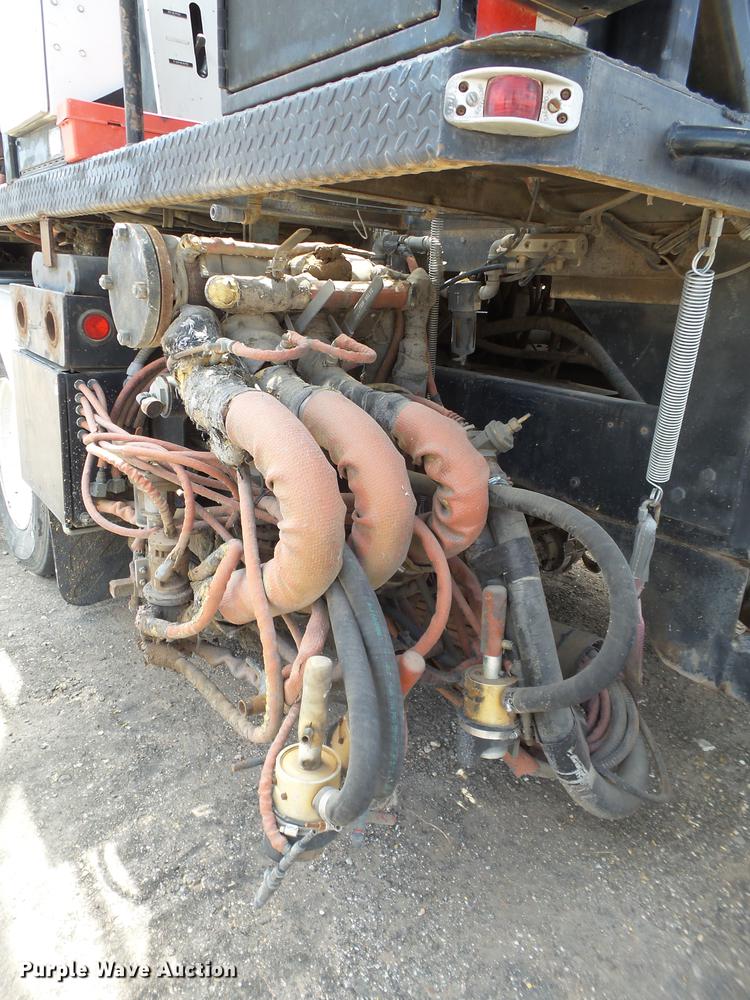 image for item EN9620 1999 GMC T6500 road striper truck