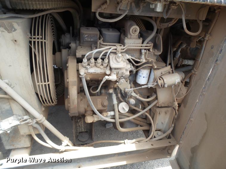 image for item EN9620 1999 GMC T6500 road striper truck