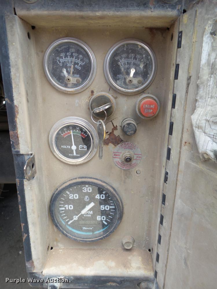 image for item EN9620 1999 GMC T6500 road striper truck