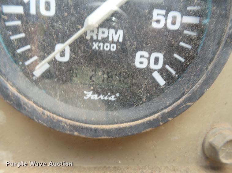 image for item EN9620 1999 GMC T6500 road striper truck