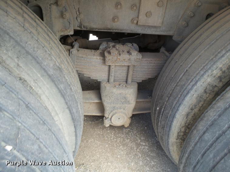 image for item EN9620 1999 GMC T6500 road striper truck