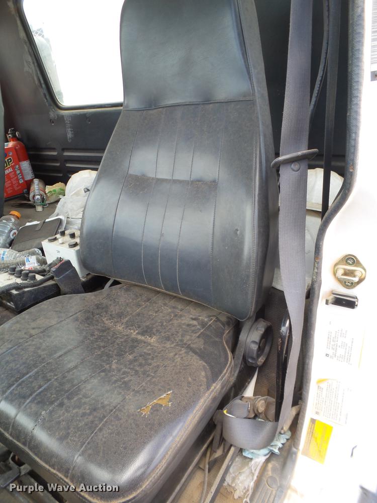 image for item EN9620 1999 GMC T6500 road striper truck