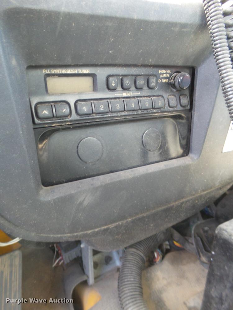 image for item EN9620 1999 GMC T6500 road striper truck