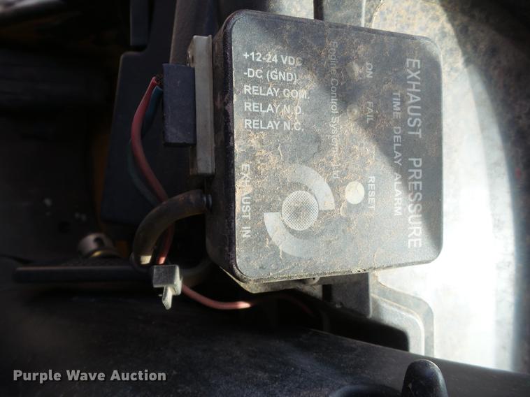 image for item EN9620 1999 GMC T6500 road striper truck