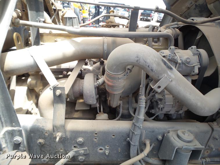 image for item EN9620 1999 GMC T6500 road striper truck