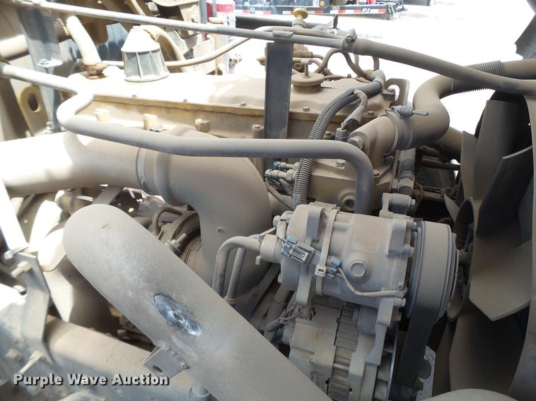 image for item EN9620 1999 GMC T6500 road striper truck