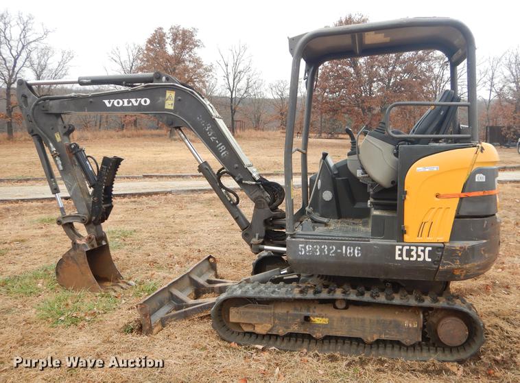 image for item ER9261 2012 Volvo EC35C mini excavator