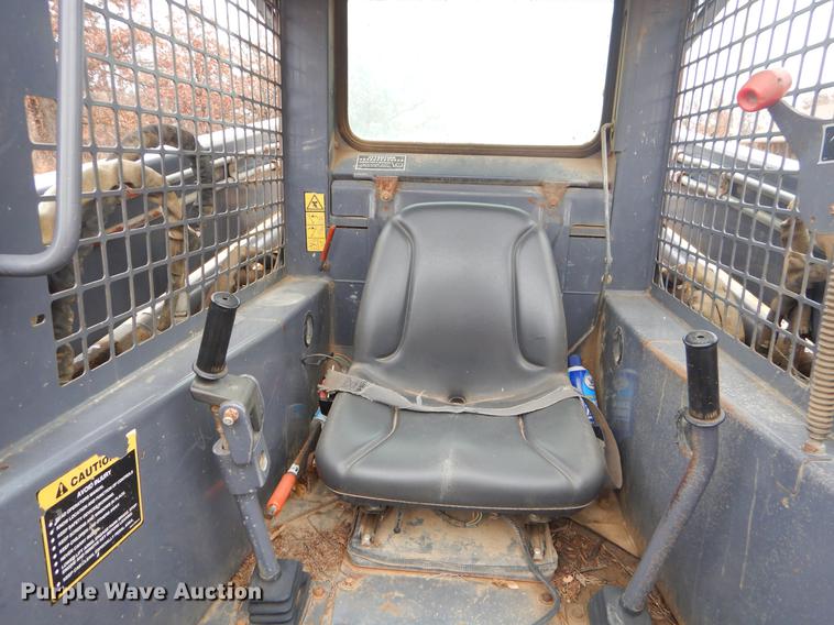 image for item ER9262 New Holland LS180 skid steer