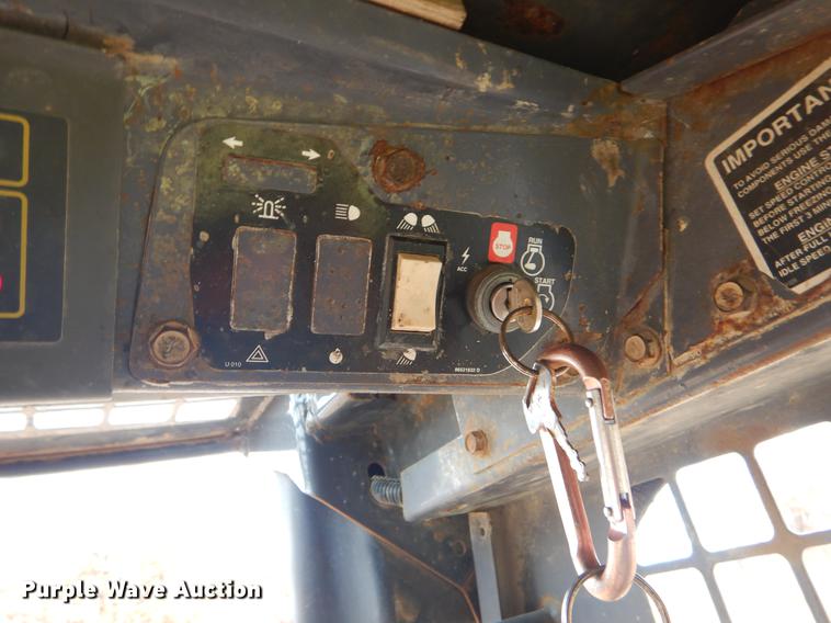 image for item ER9262 New Holland LS180 skid steer