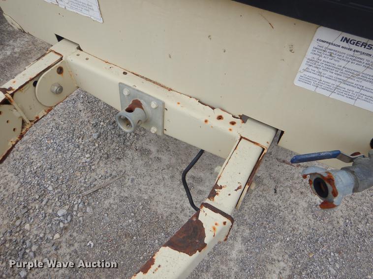 image for item ER9273 1999 Ingersoll Rand 185 air compressor