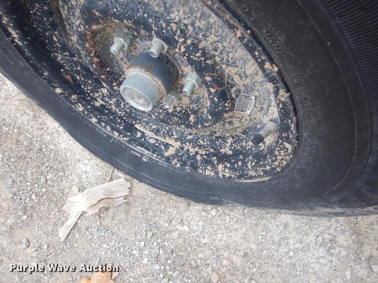 image for item ER9273 1999 Ingersoll Rand 185 air compressor