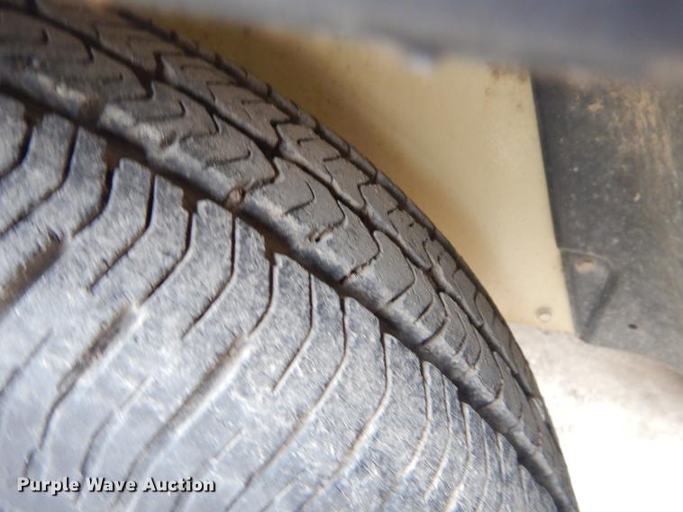 image for item ER9273 1999 Ingersoll Rand 185 air compressor