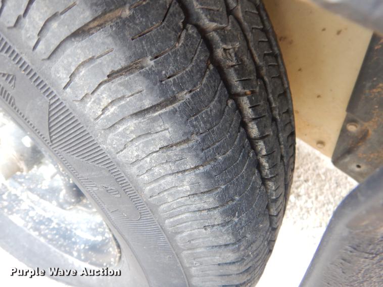 image for item ER9273 1999 Ingersoll Rand 185 air compressor