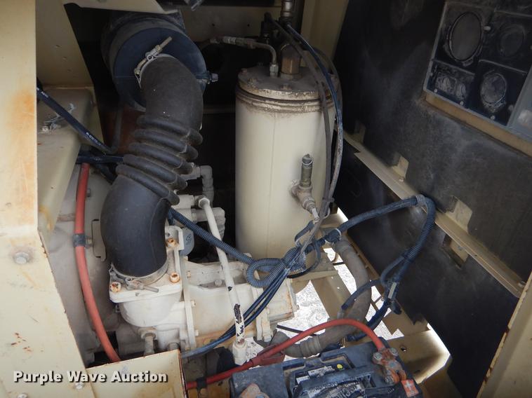 image for item ER9273 1999 Ingersoll Rand 185 air compressor
