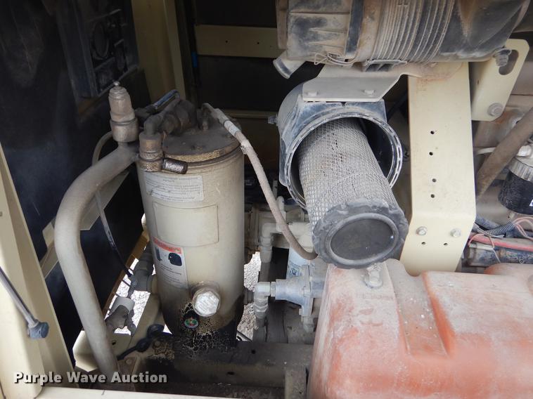 image for item ER9273 1999 Ingersoll Rand 185 air compressor