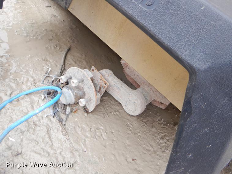 image for item ER9278 1999 Ingersoll Rand 185 air compressor