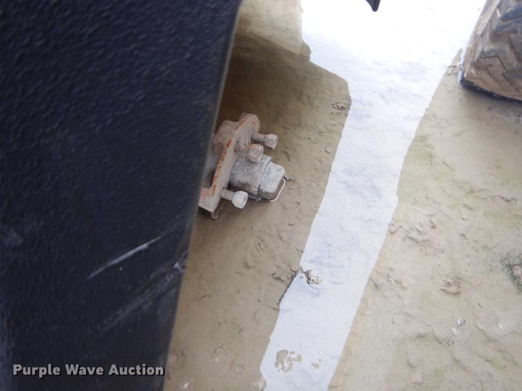 image for item ER9278 1999 Ingersoll Rand 185 air compressor